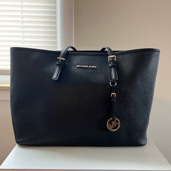 MICHAEL Michael Kors Extra Large Jet Set Laptop Tote - Picture 2 of 16